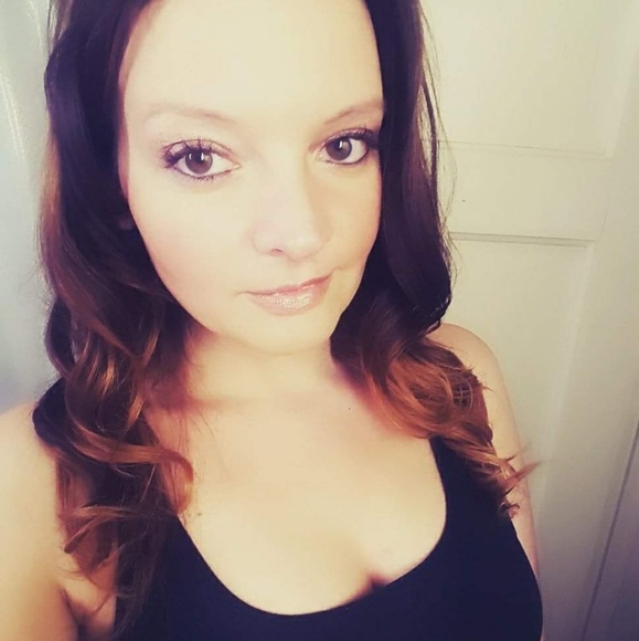 Meet your Posher, Ms. Andrea - Picture 2 of 2